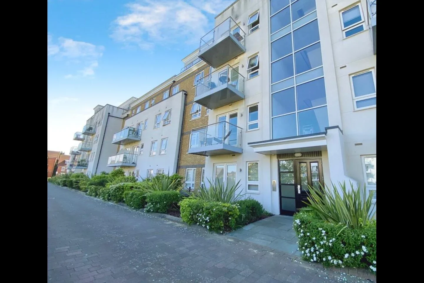 Flat Heron Way in Maidenhead