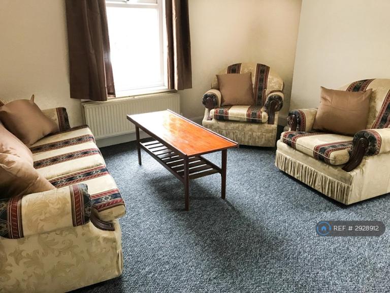 Room Marle Hill Road in Cheltenham