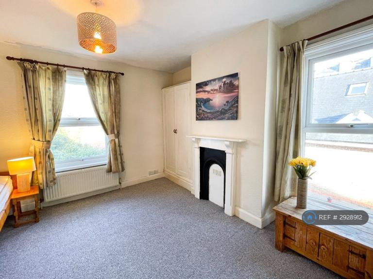 Room Marle Hill Road in Cheltenham
