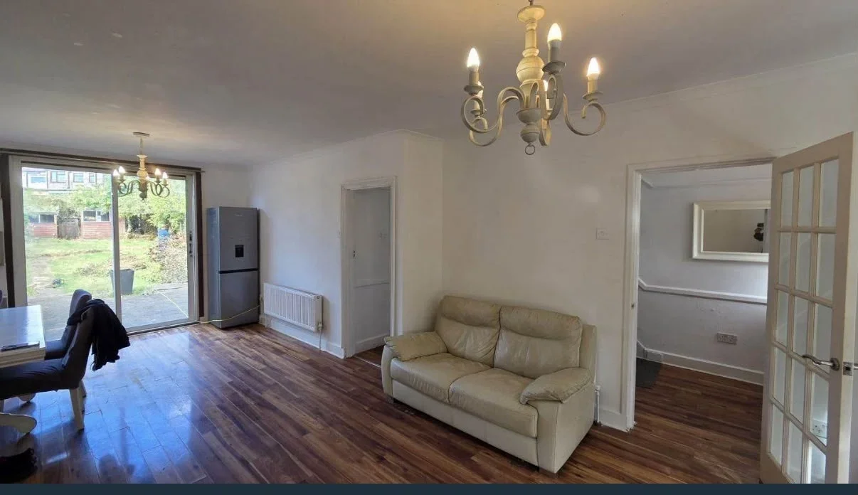 House Larkshall Road in Greater London