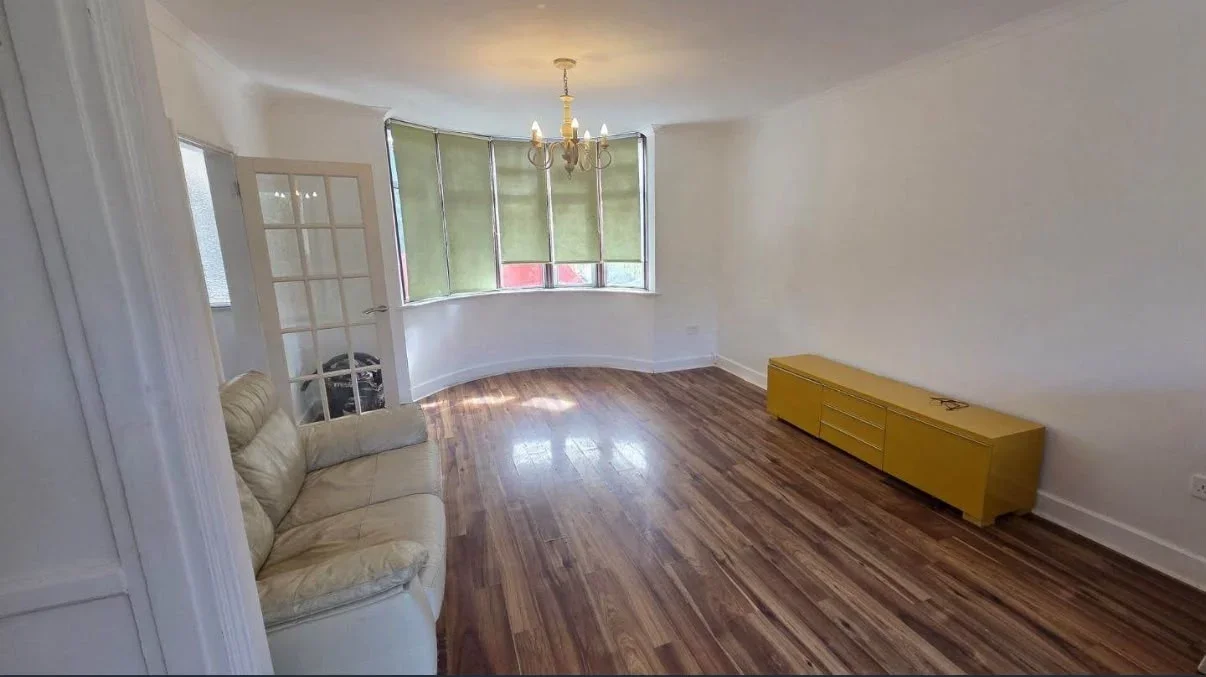 House Larkshall Road in Greater London