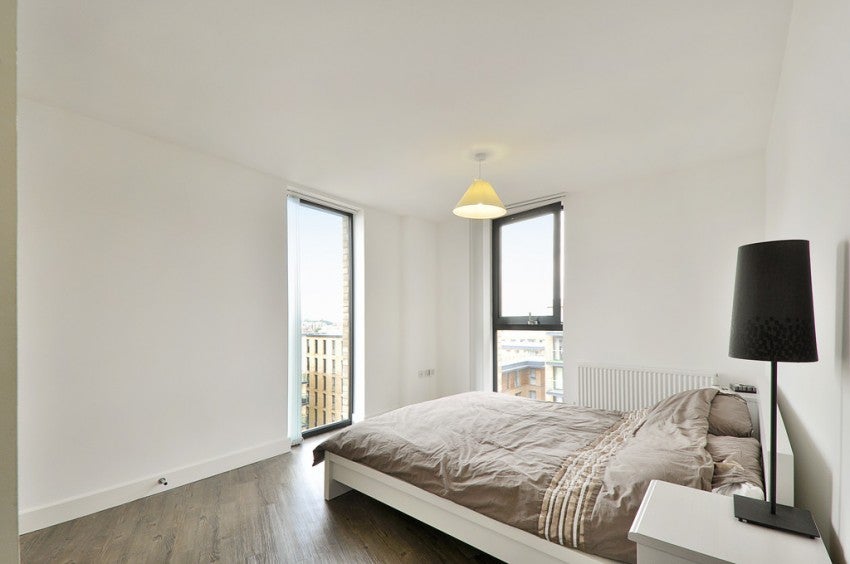Flat Surrey Quays Road in Greater London