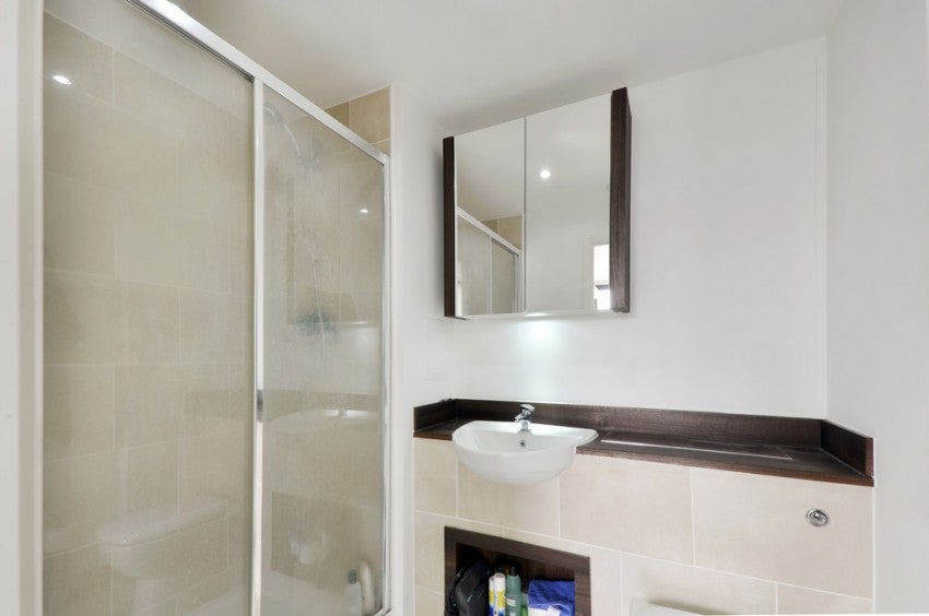 Flat Surrey Quays Road in Greater London