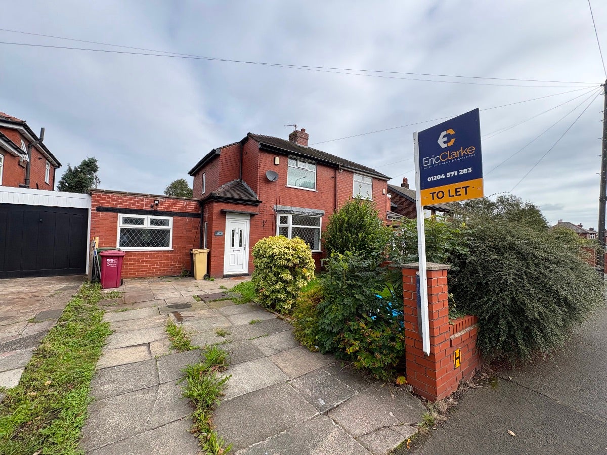 House Minerva Road in Farnworth