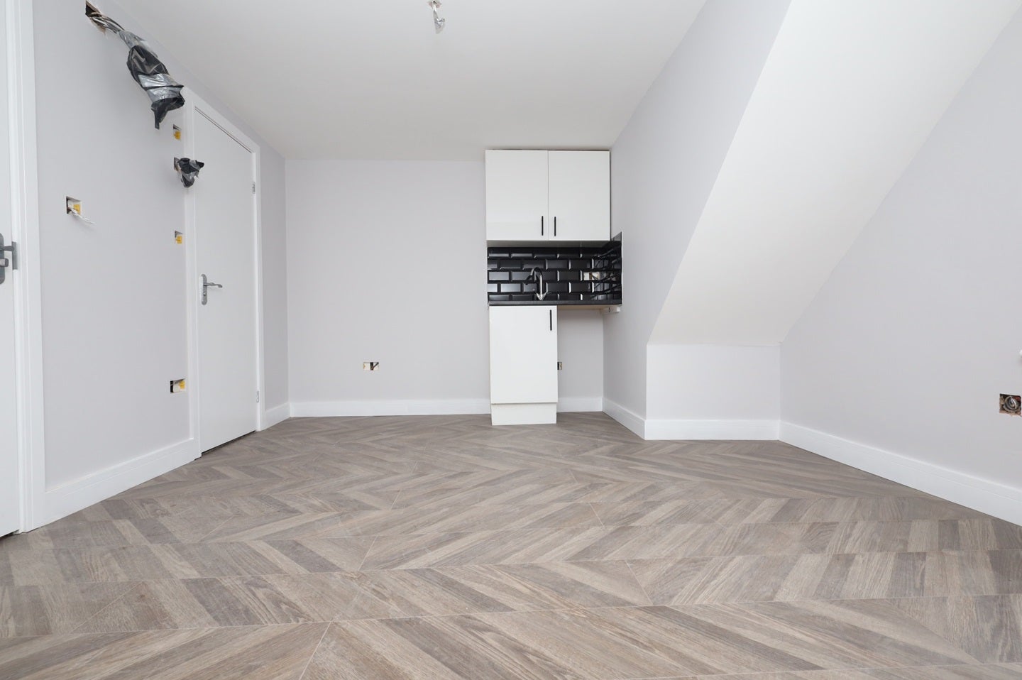 Flat Doris Road in Borough of Spelthorne