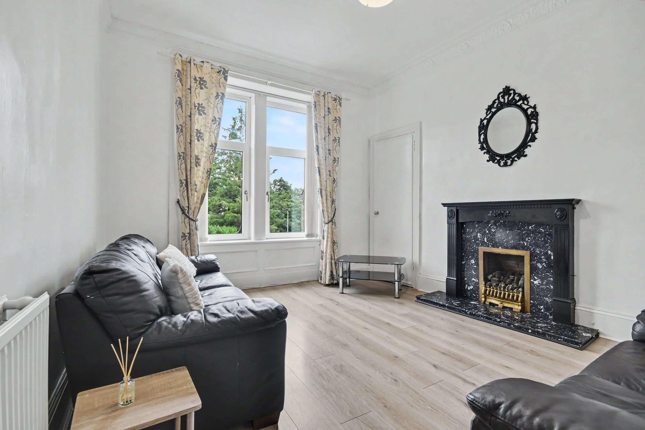 Flat Cathcart Street in Greenock