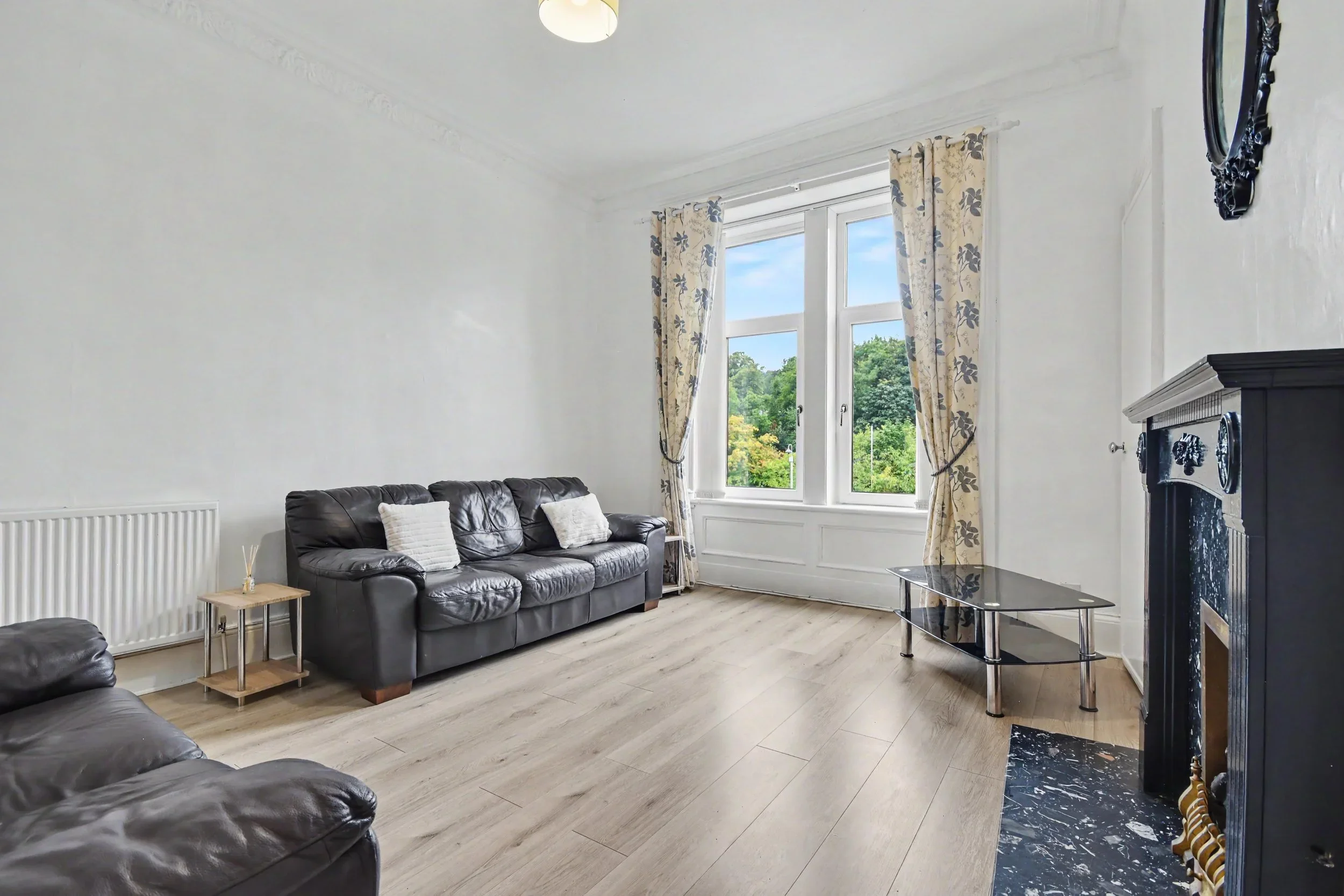 Flat Cathcart Street in Greenock