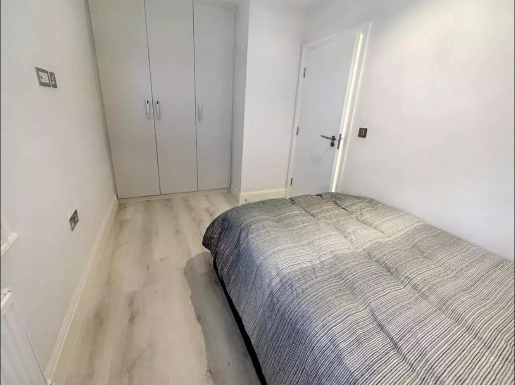 Flat Fulham Road in Greater London