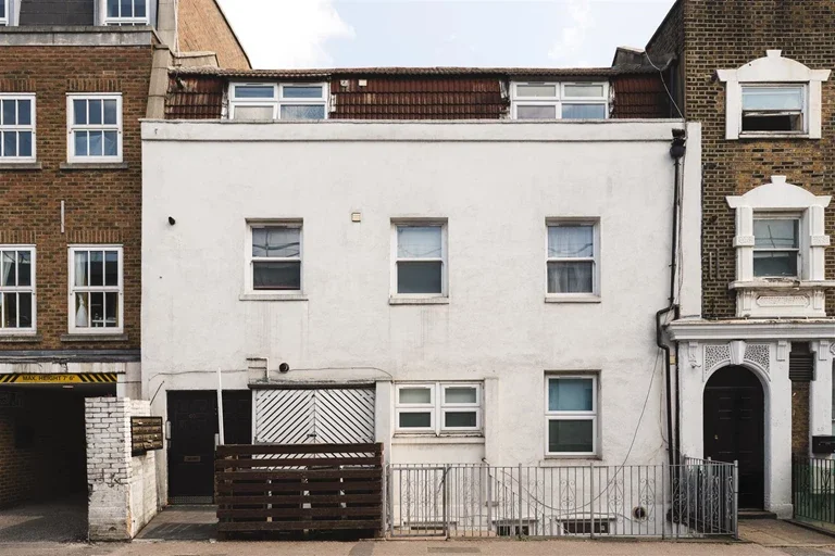Flat Brooksby's Walk in Greater London