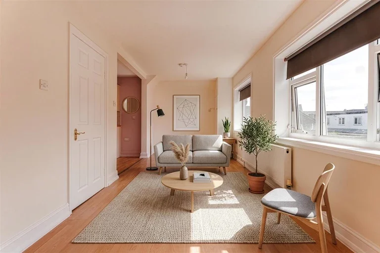 Flat Brooksby's Walk in Greater London