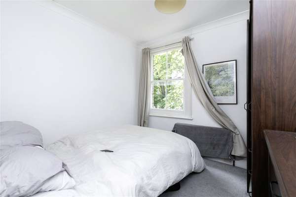 Flat Caledonian Road in Greater London