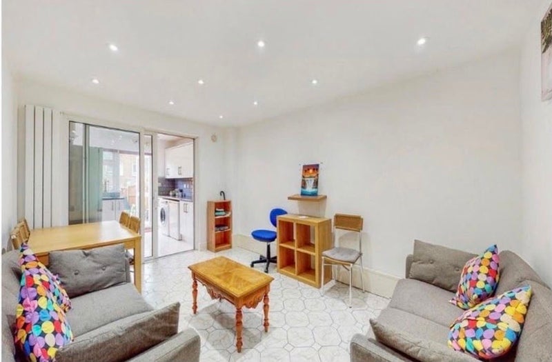 Room Swanfield Street in Greater London