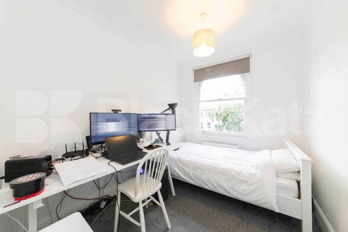 Flat Iverson Road in Greater London