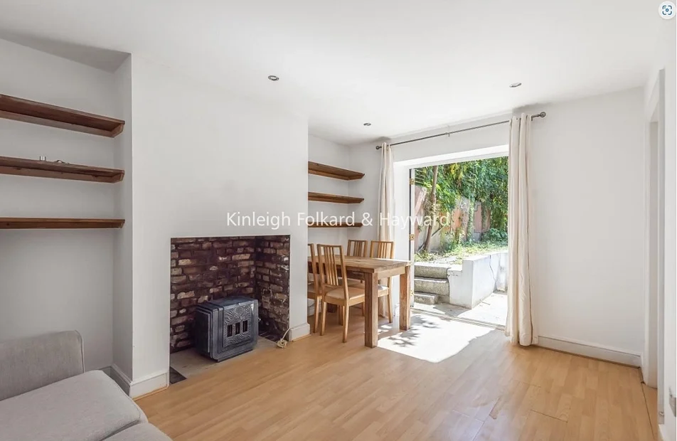 Flat Victoria Road in Greater London