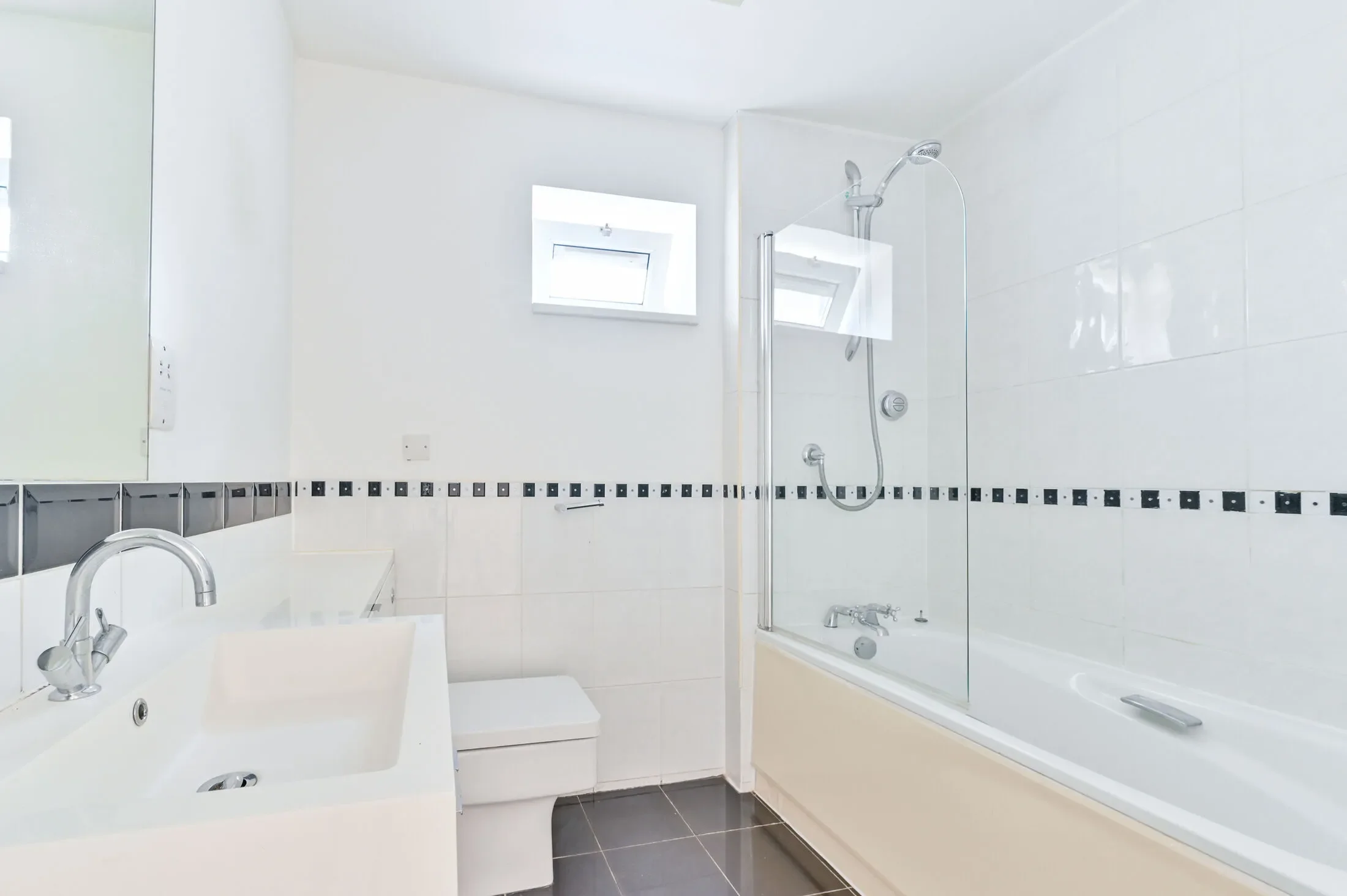 Flat Admiral Walk in City of Westminster