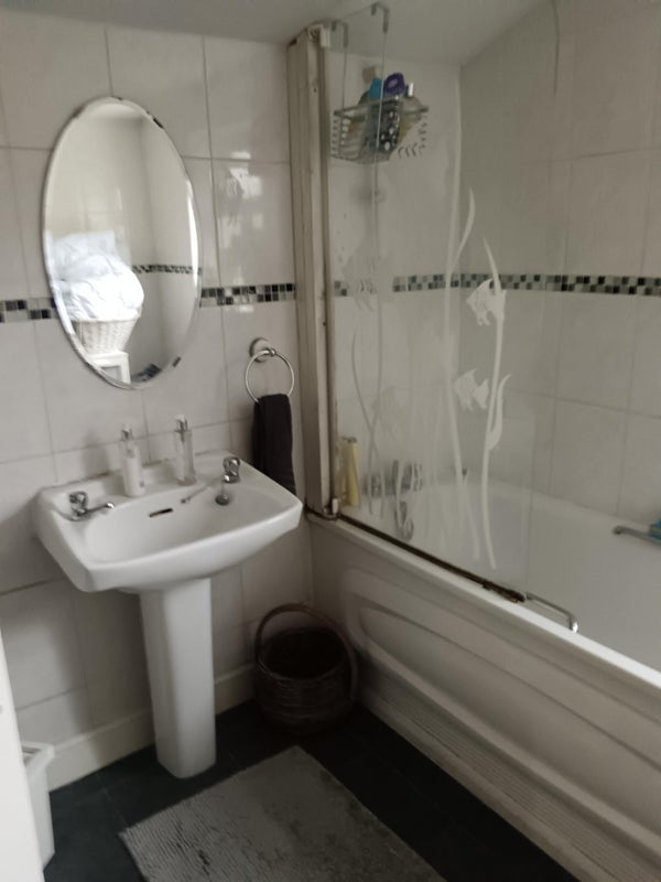 Room Hatcham Park Road in Greater London