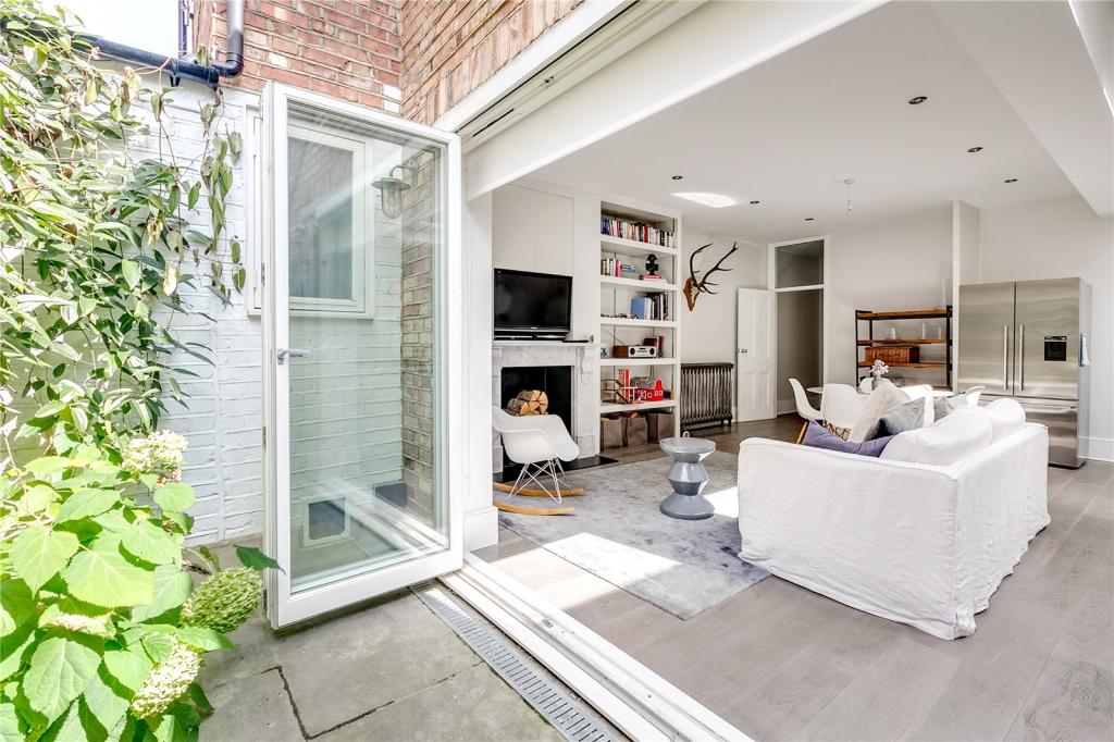 Flat Wardo Avenue in Greater London