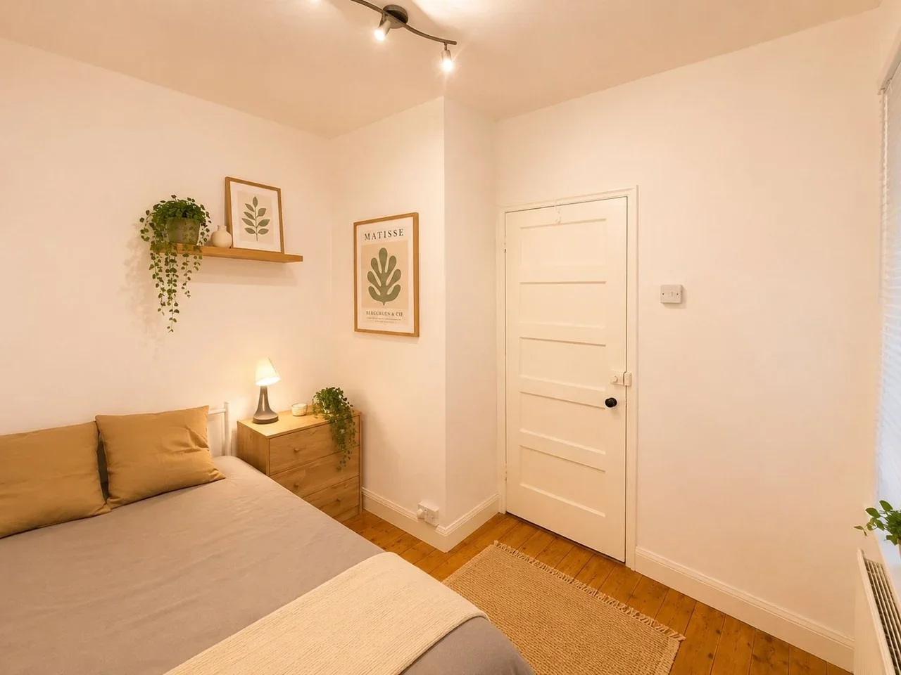 Flat Bevenden Street in Greater London