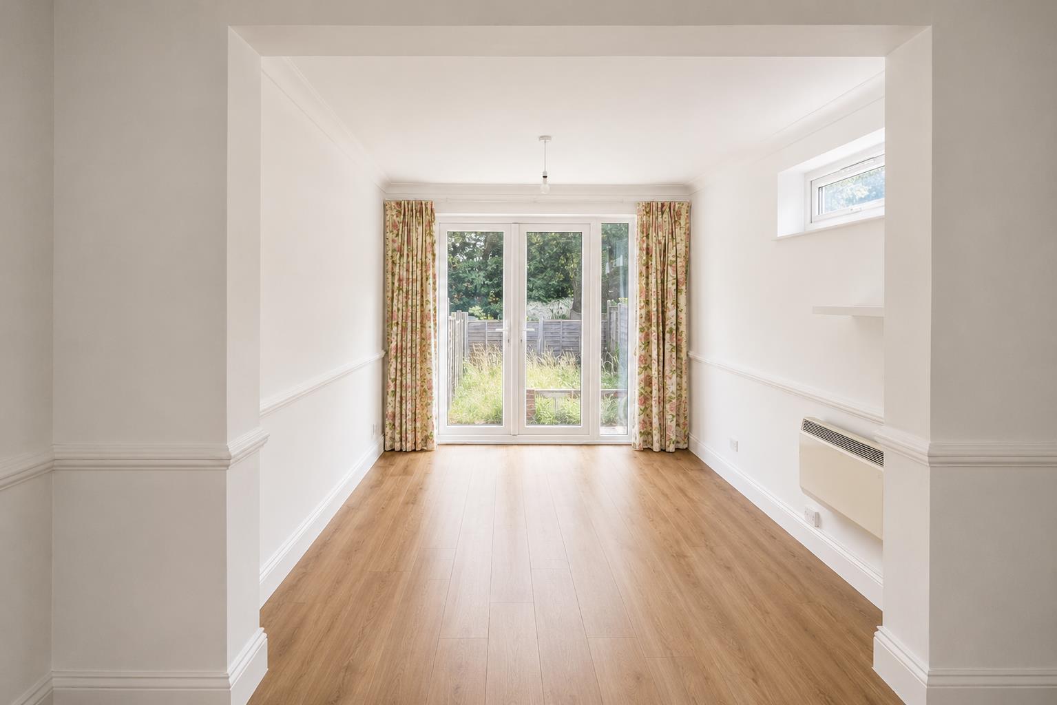 Flat Winlaton Road in Greater London