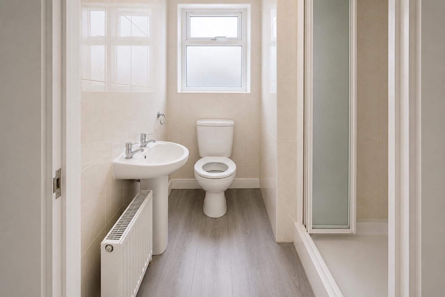 Flat Winlaton Road in Greater London