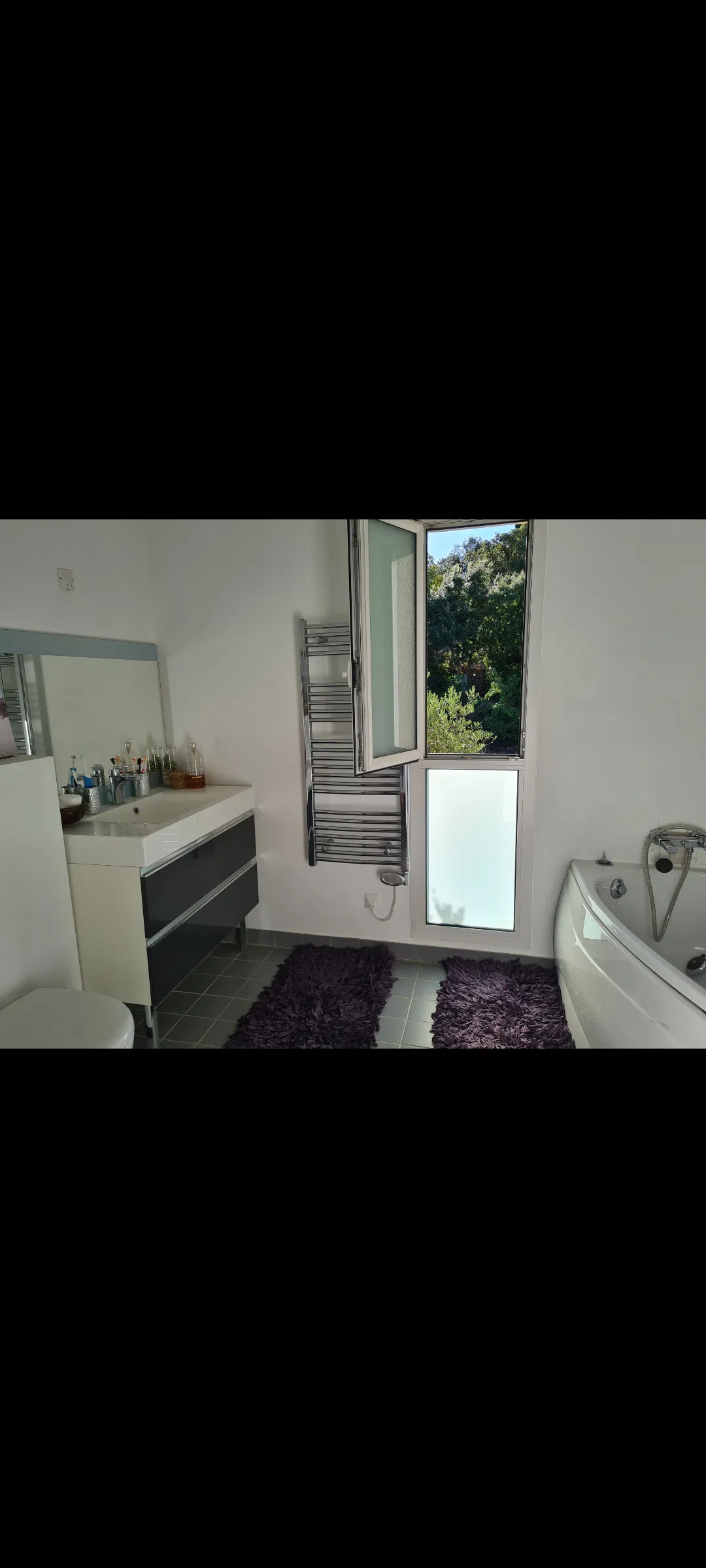 Room Avenue des Acacias in Villeneuve-lès-Avignon