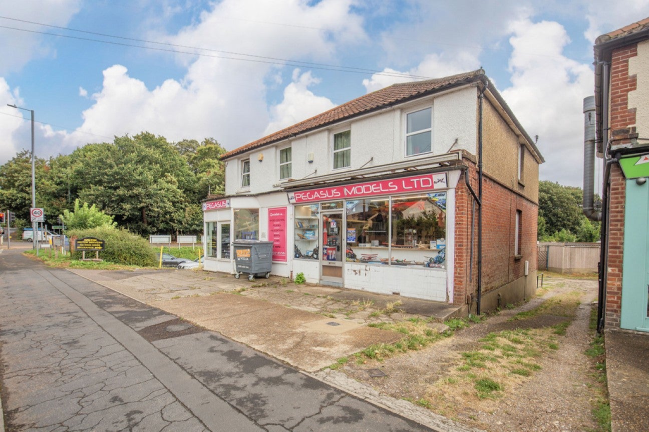 Flat Catton Grove Road in Norwich