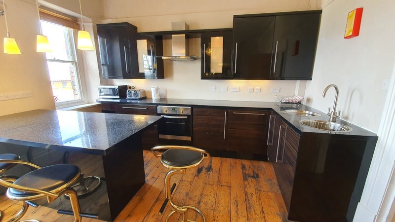 Room Knowle Road in Bristol