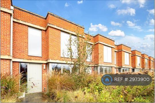 Flat Orchard Square in Cherwell District