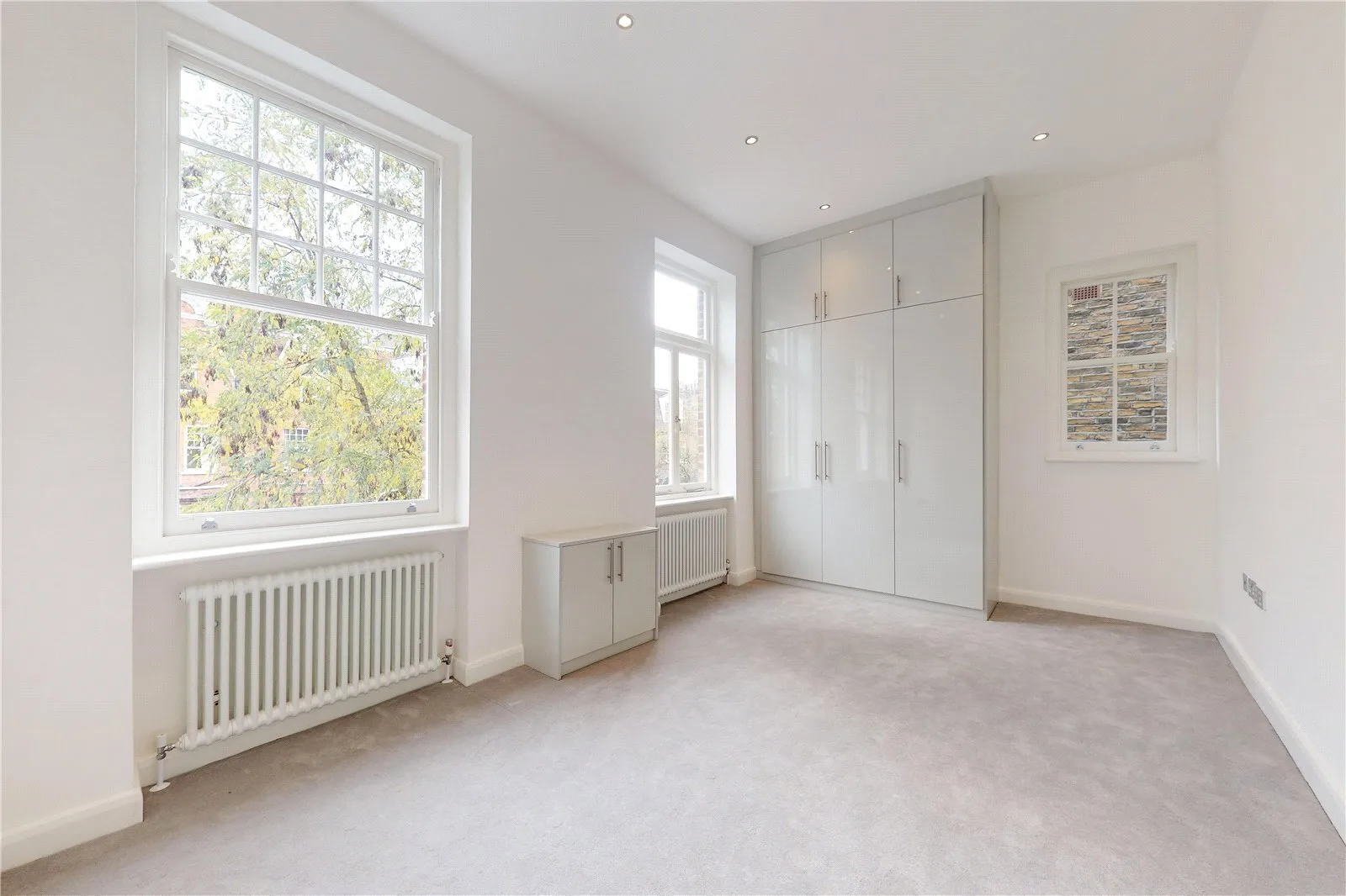 Flat Aberdare Gardens in Greater London
