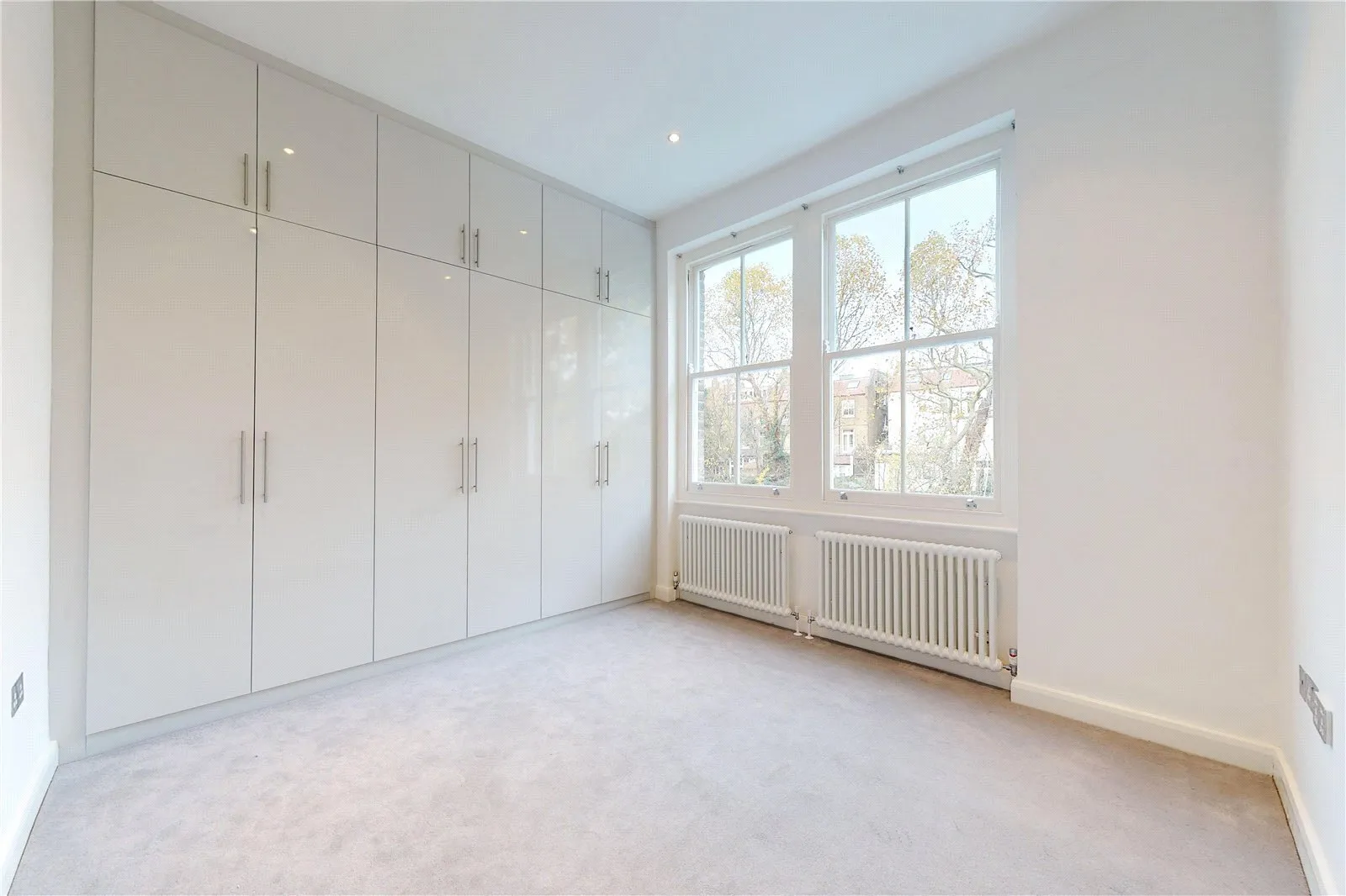 Flat Aberdare Gardens in Greater London
