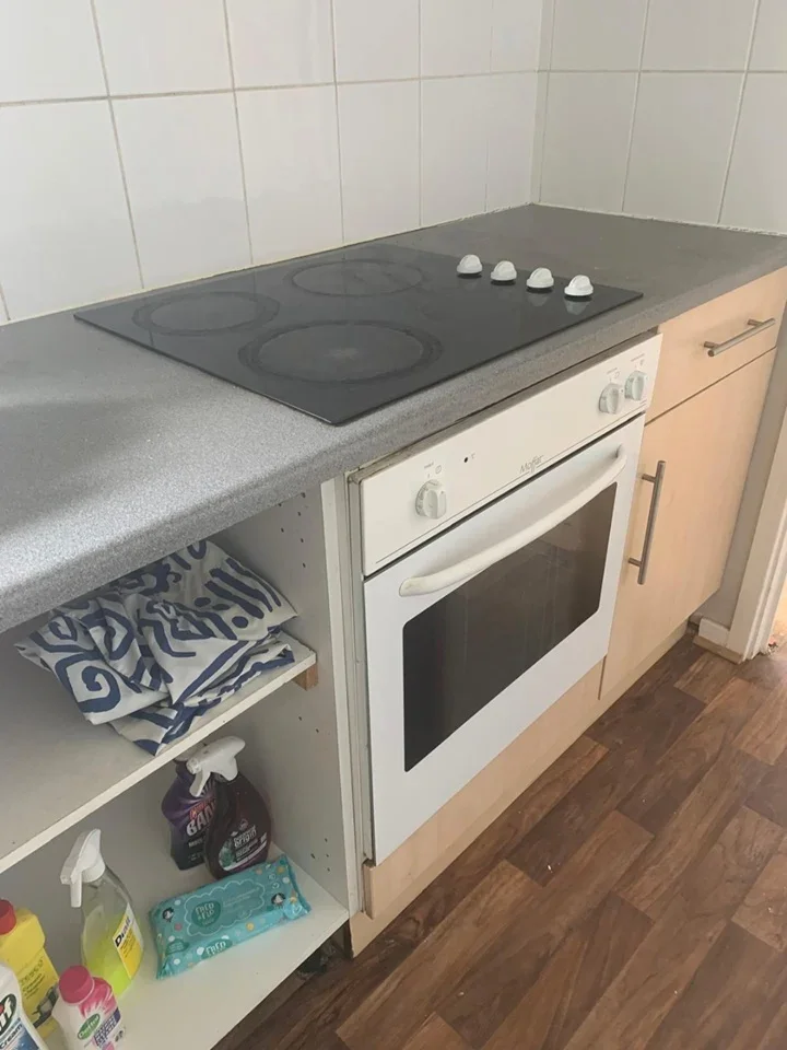 Flat Bramber Court in Slough