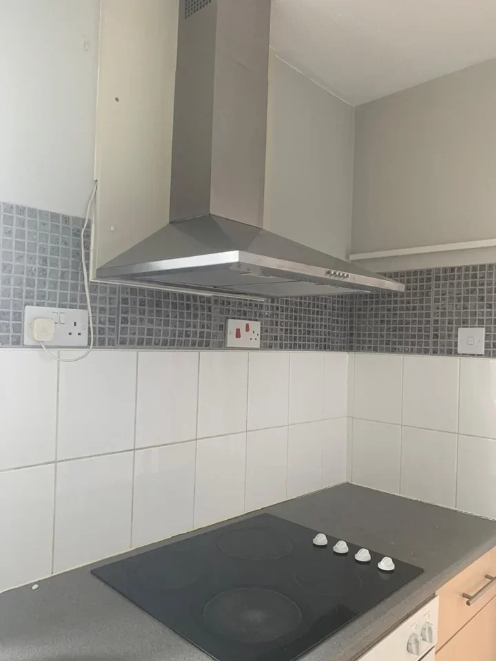 Flat Bramber Court in Slough
