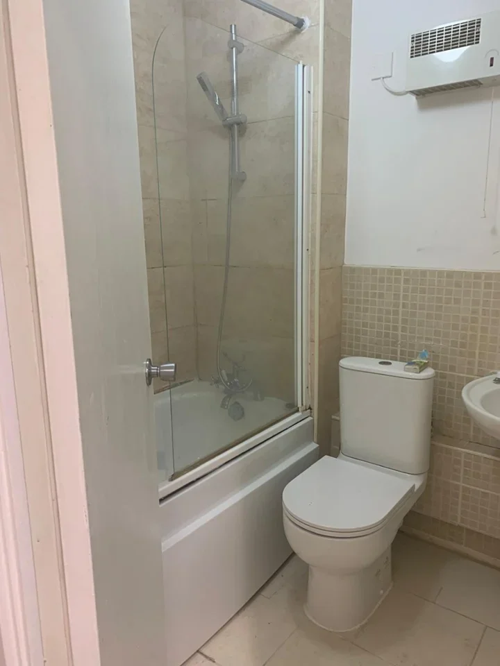 Flat Bramber Court in Slough