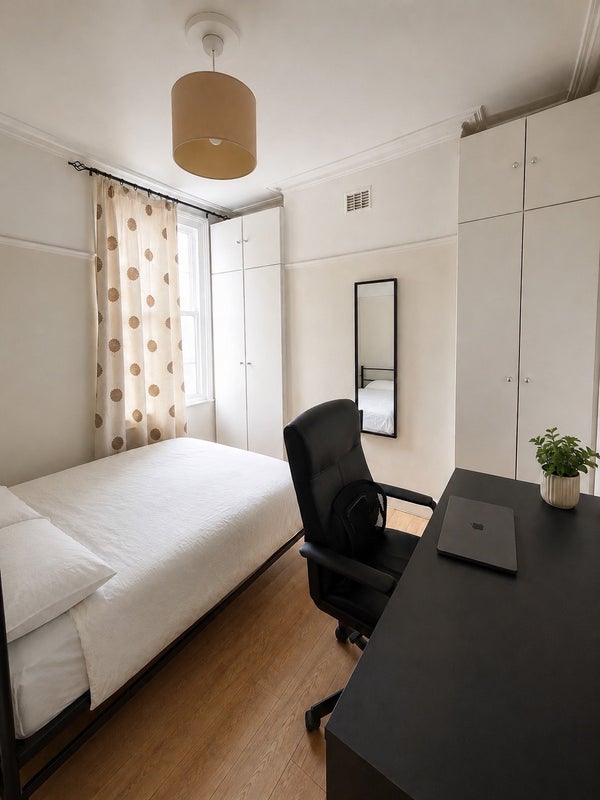 Flat Dawes Road in Greater London