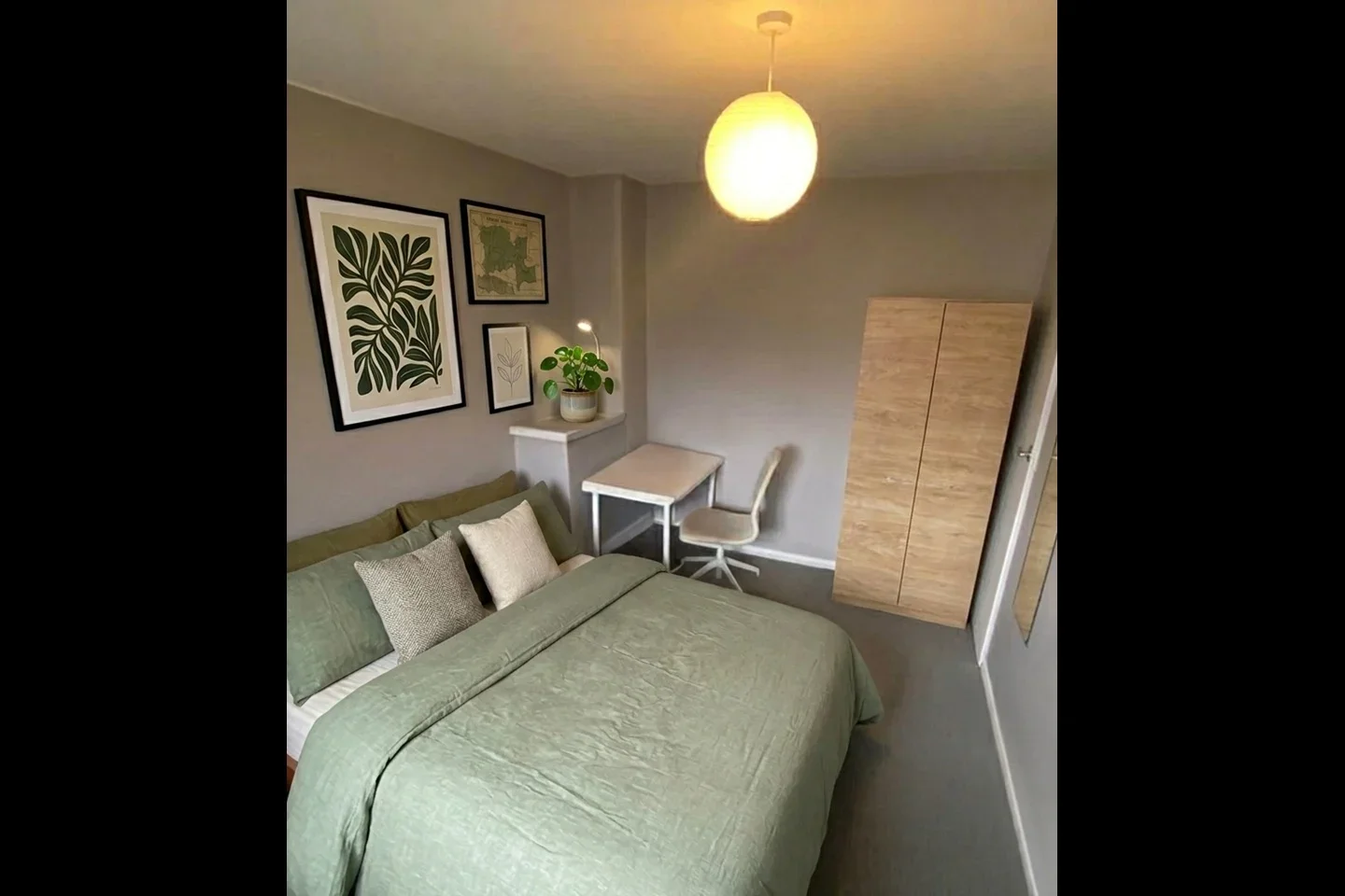 Room Barringer Square in Greater London