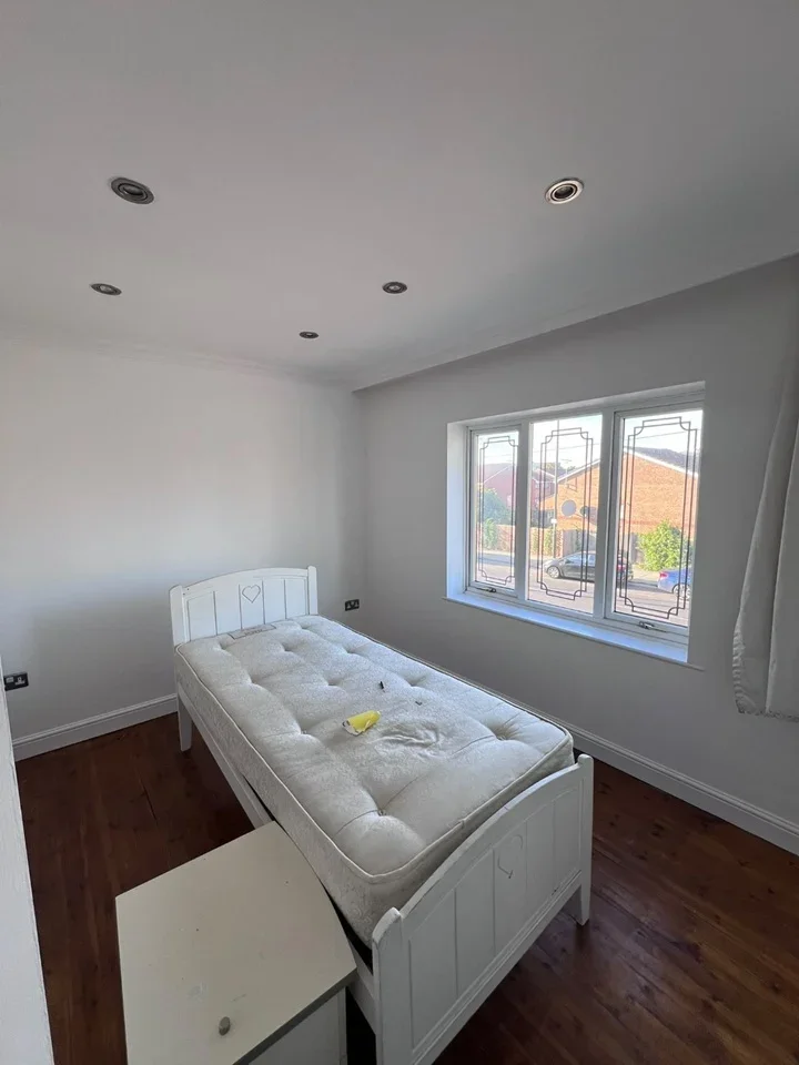 House Wilbury Way in Greater London