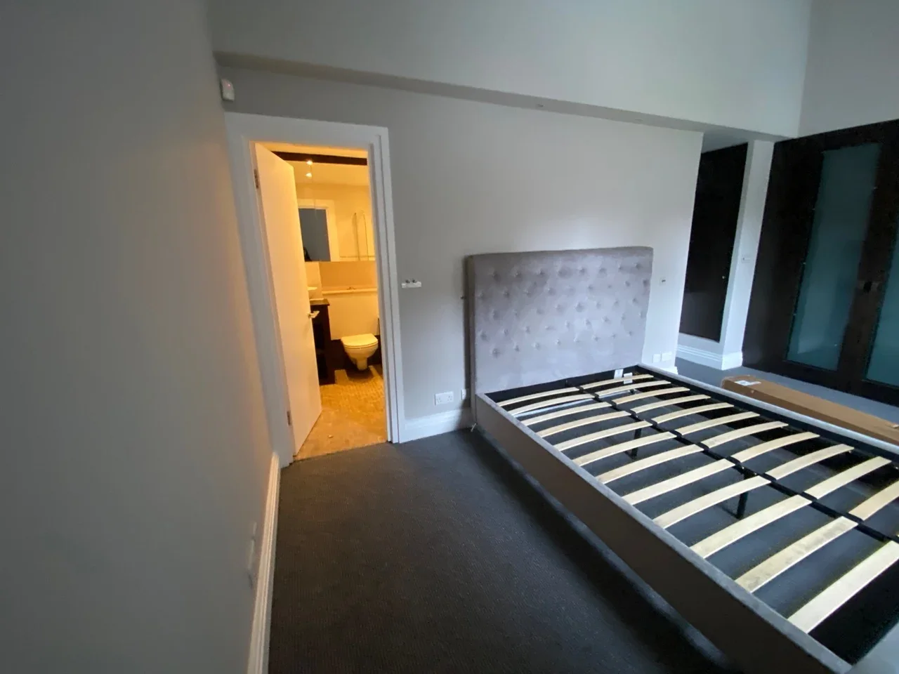 Room Coral Row in Greater London
