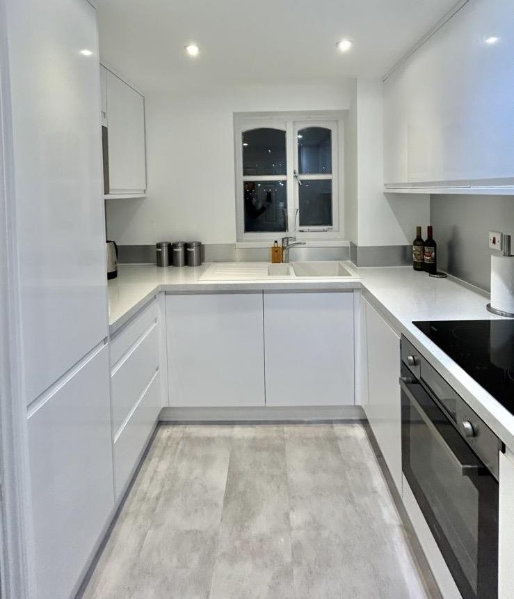 Flat Harlinger Street in Greater London