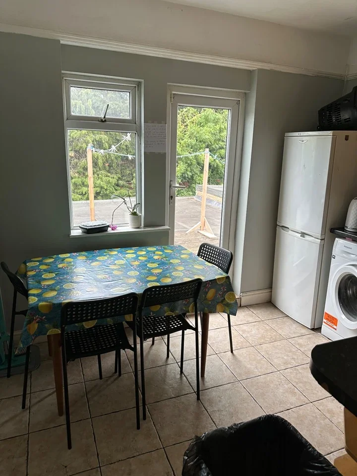 Room Bentley Drive in Greater London