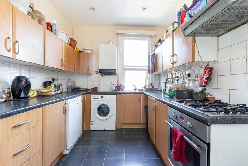 Flat Lordship Lane in Greater London