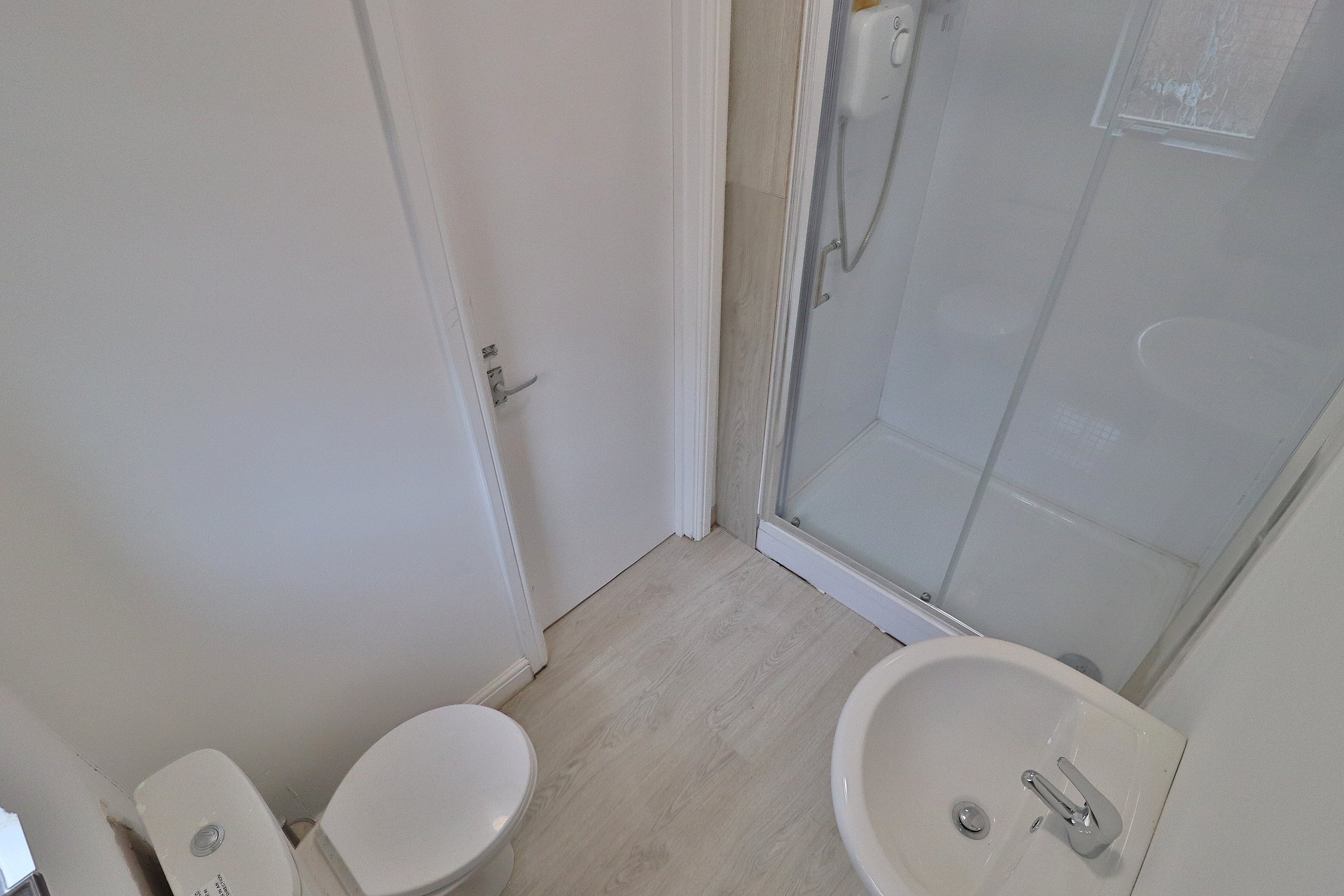 Room Chaucer Road in Bedford