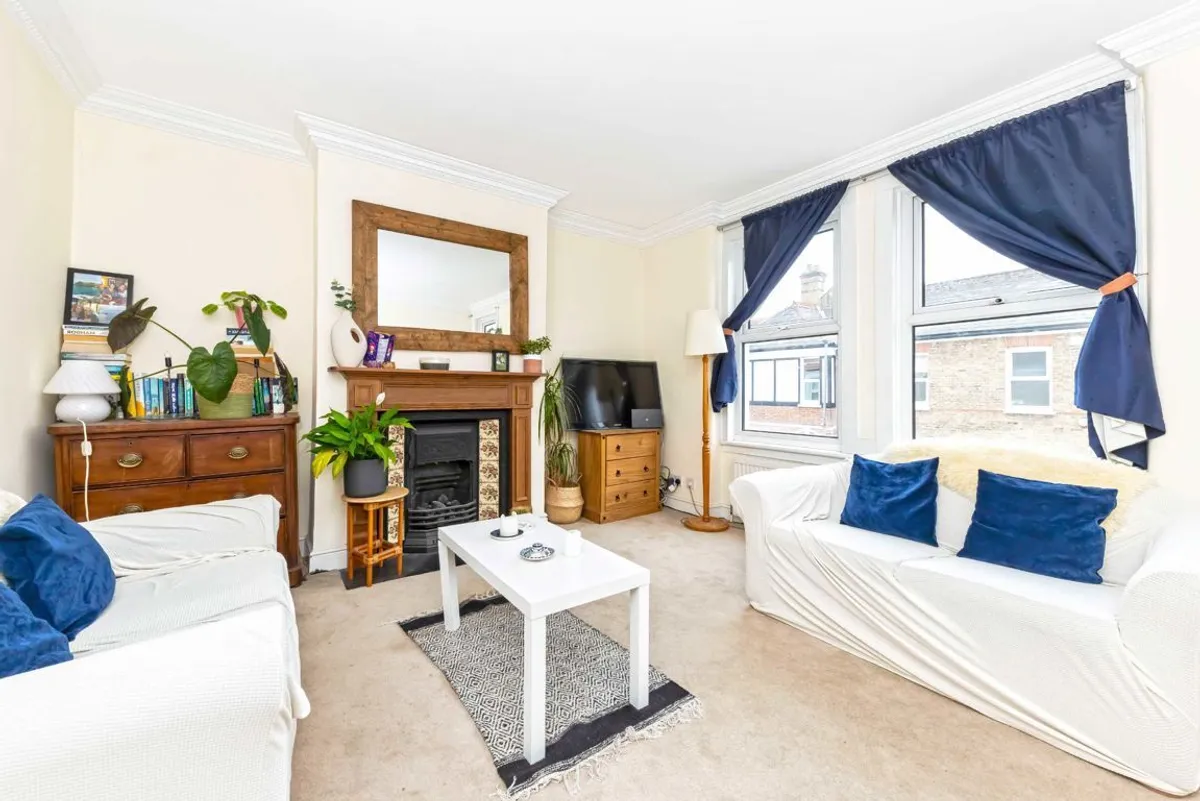 Flat Franciscan Road in Greater London