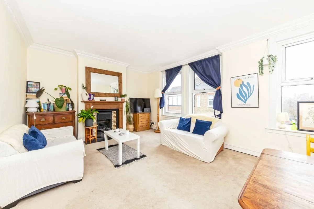 Flat Franciscan Road in Greater London