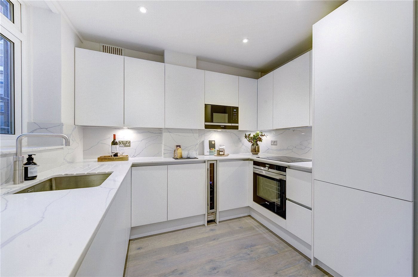Flat Kensington Park Gardens in Greater London