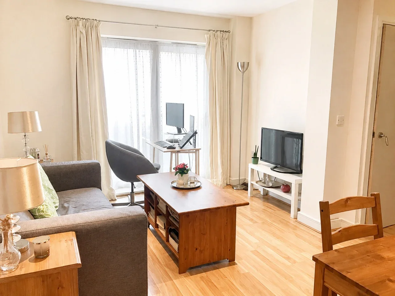 Flat Desvignes Drive in Greater London