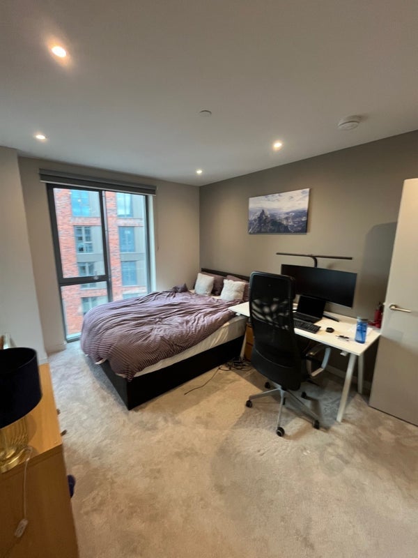 Room Pilots Way in Greater London