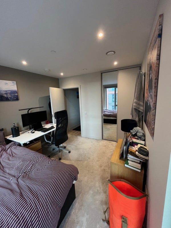 Room Pilots Way in Greater London
