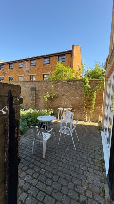 Room Tabley Road in Greater London