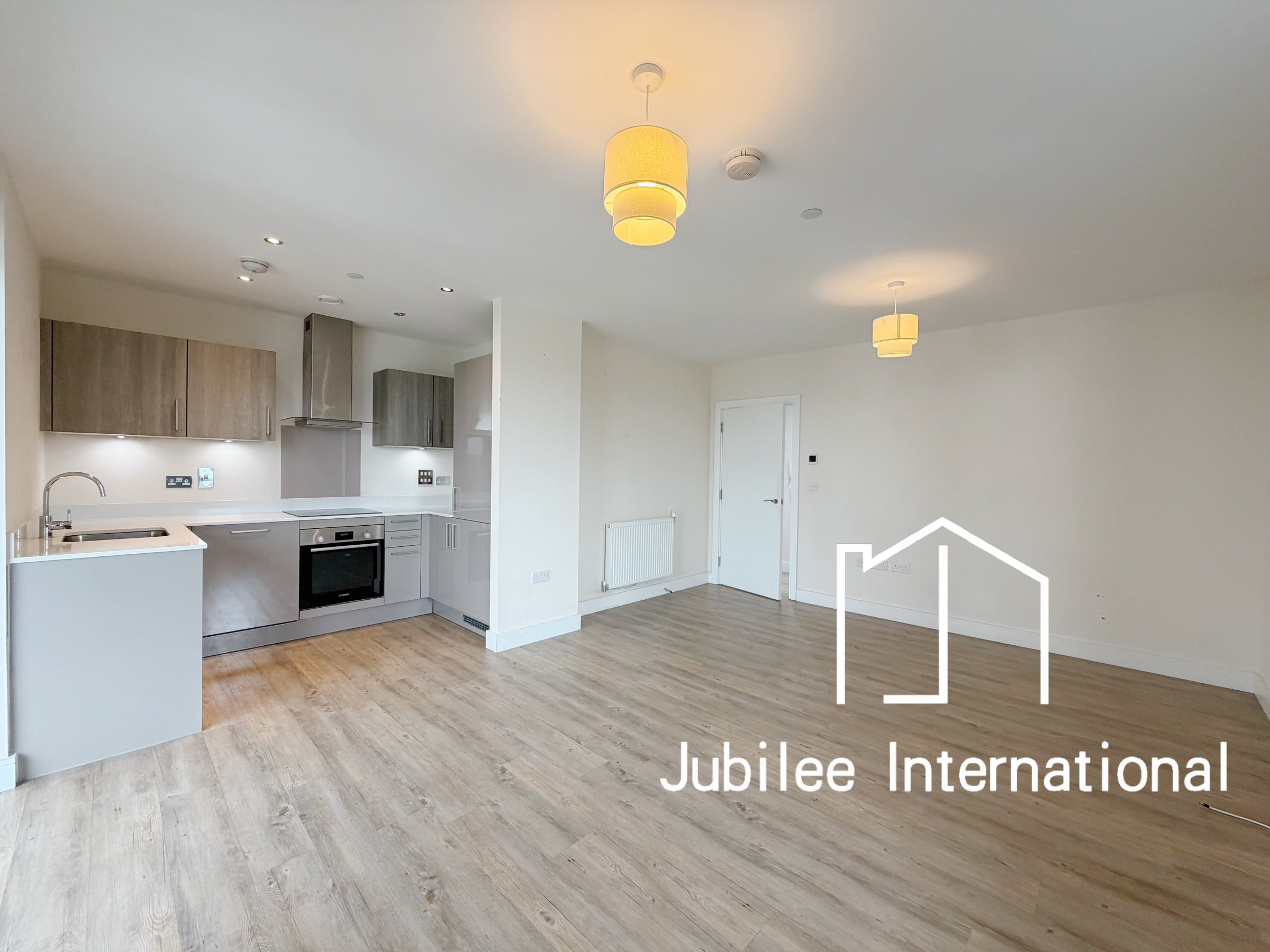 Flat Pearl Lane in Gillingham
