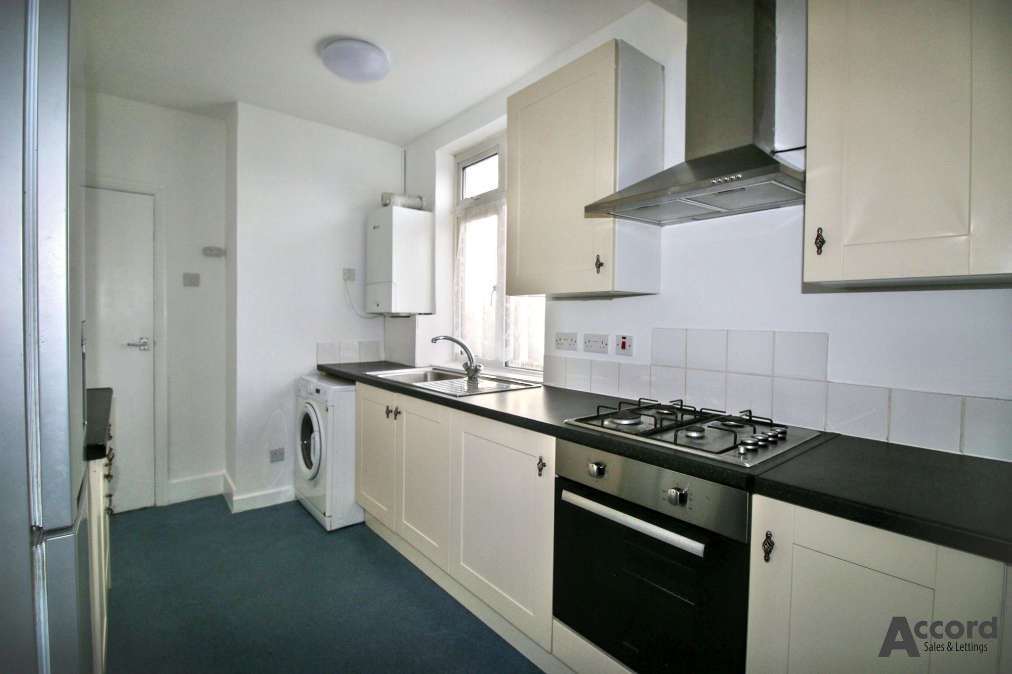 Flat Cromer Road in Greater London